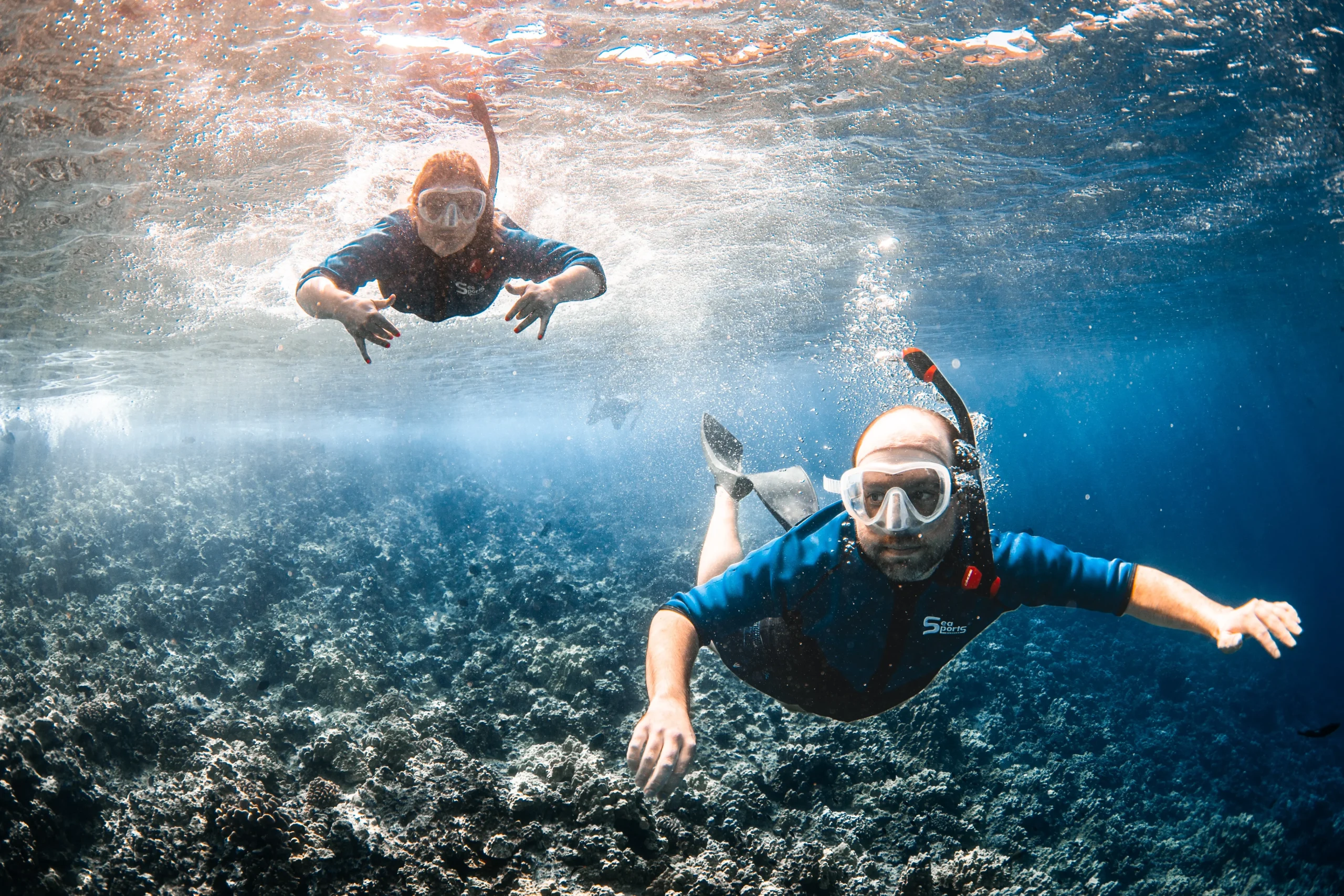 couple_diving